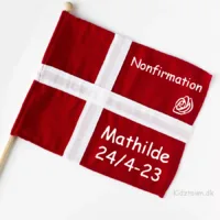 Dannebrogsflag med tekst -  Vifteflag til nonfirmanten